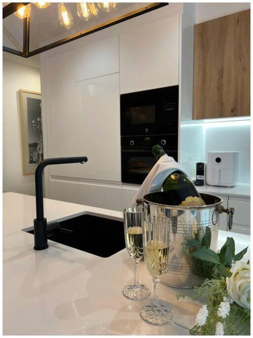 Elegance Lifestyle - Parking Gratuito! Apartment Сан Себастиан Екстериор снимка
